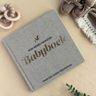 Lantaarn | Mijn negen maanden babyboek - Linnen invulboek met goudfolie