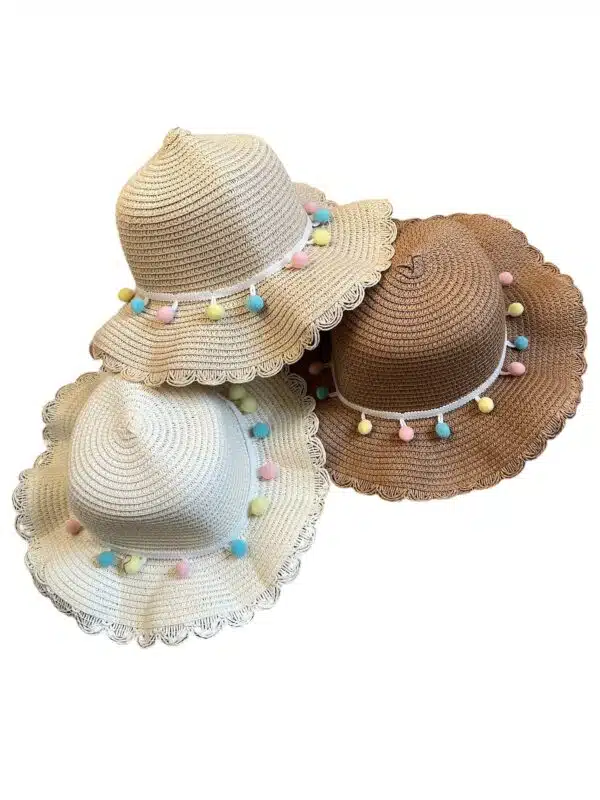 Zomerhoedje met pompoms